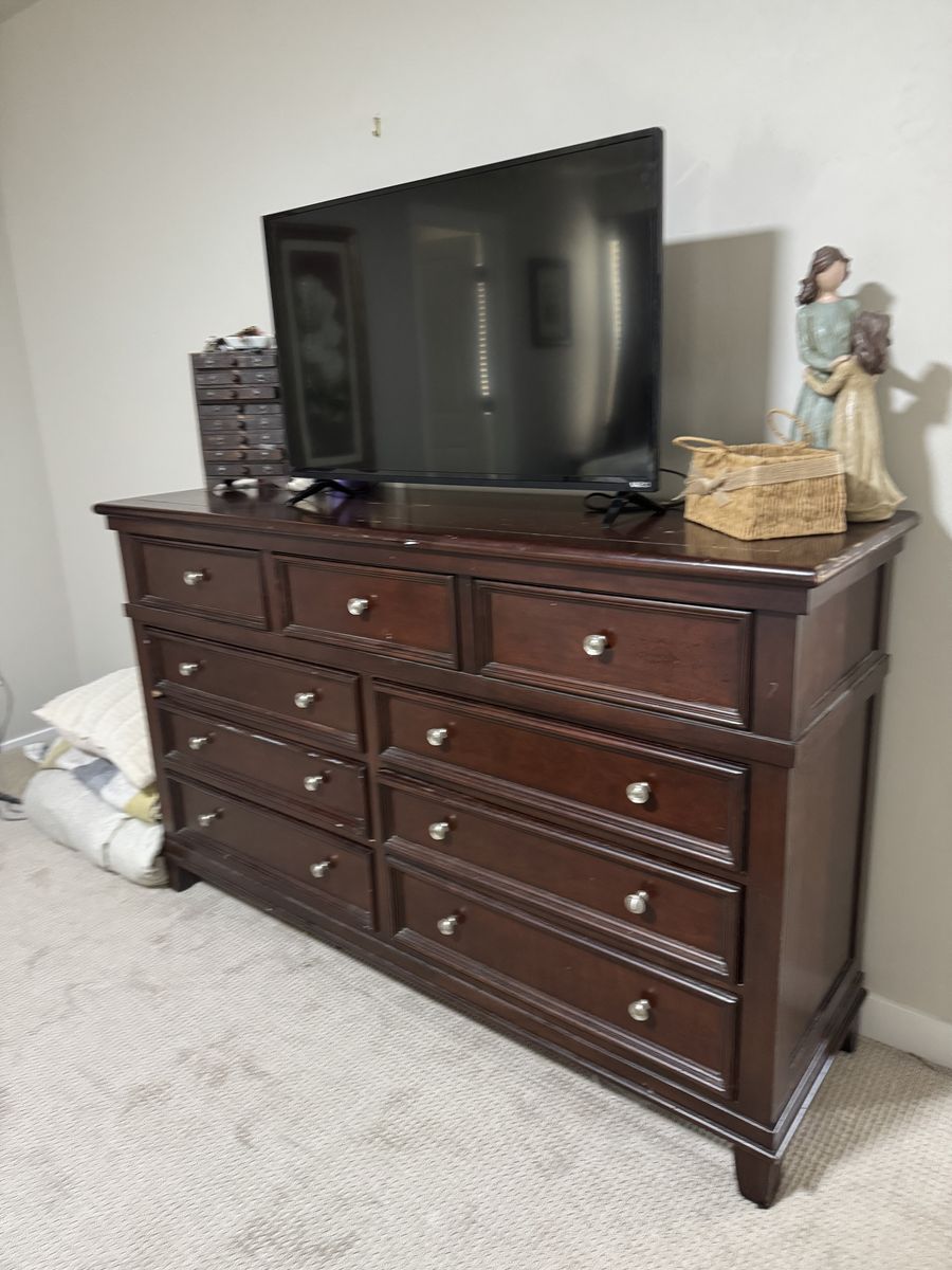Main image 5