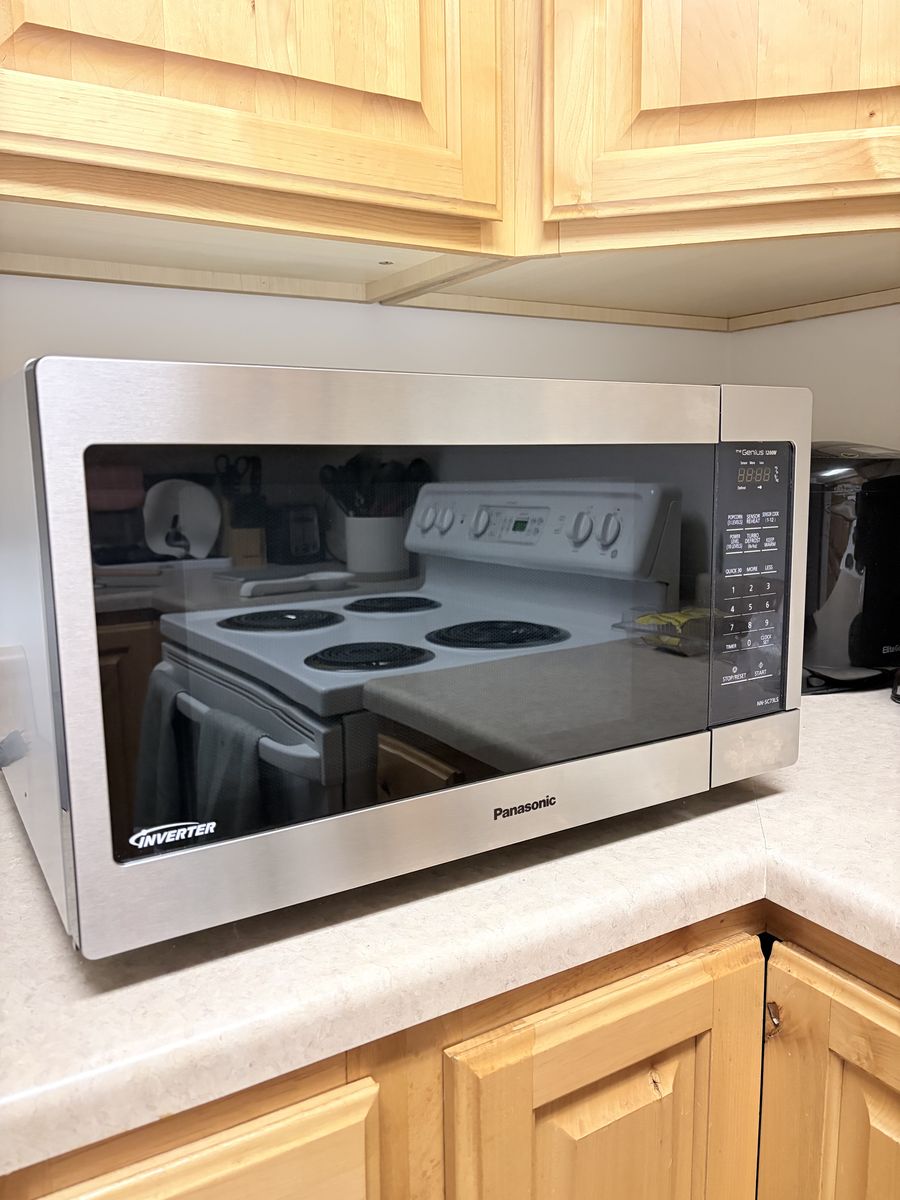 Panasonic 1200W Countertop Microwave