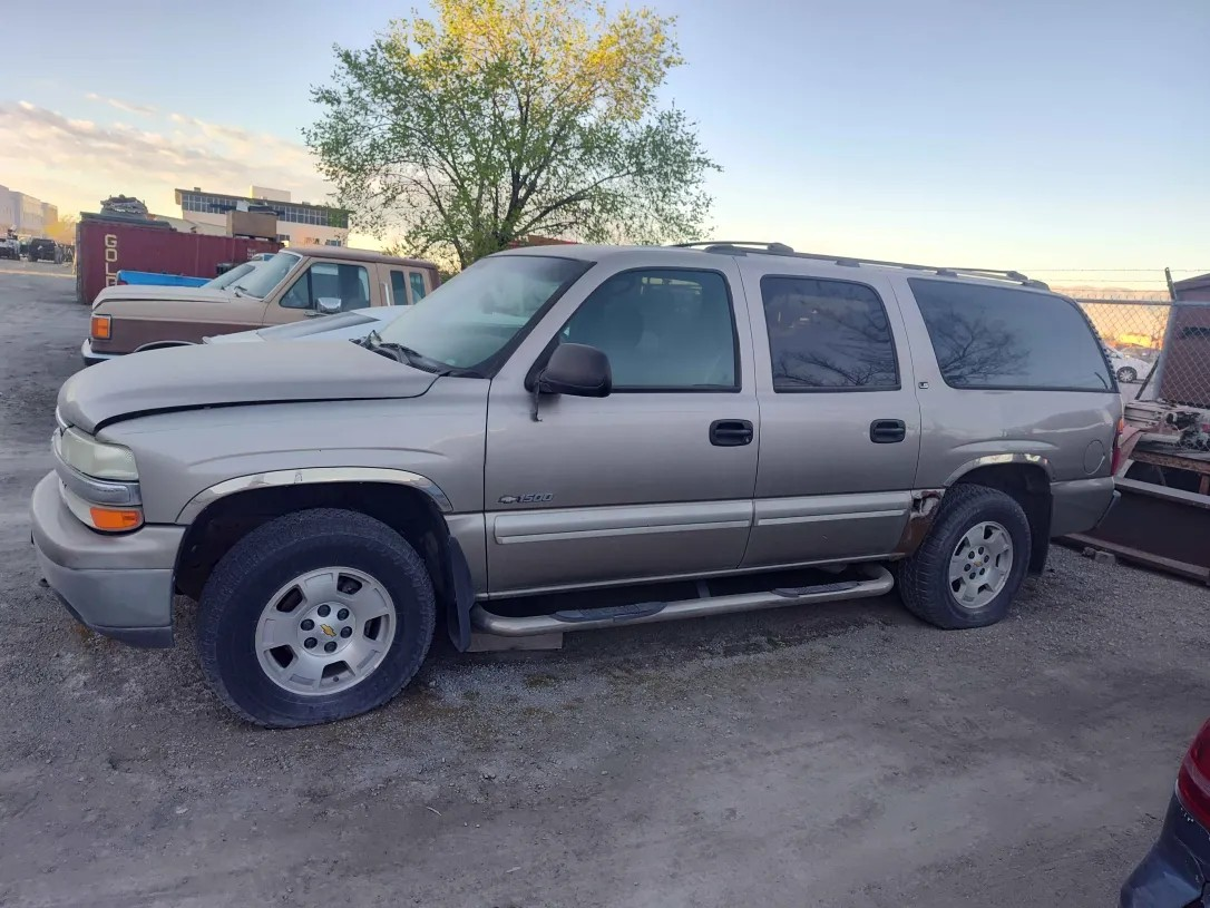 2000 Chevrolet Suburban 1500 LT