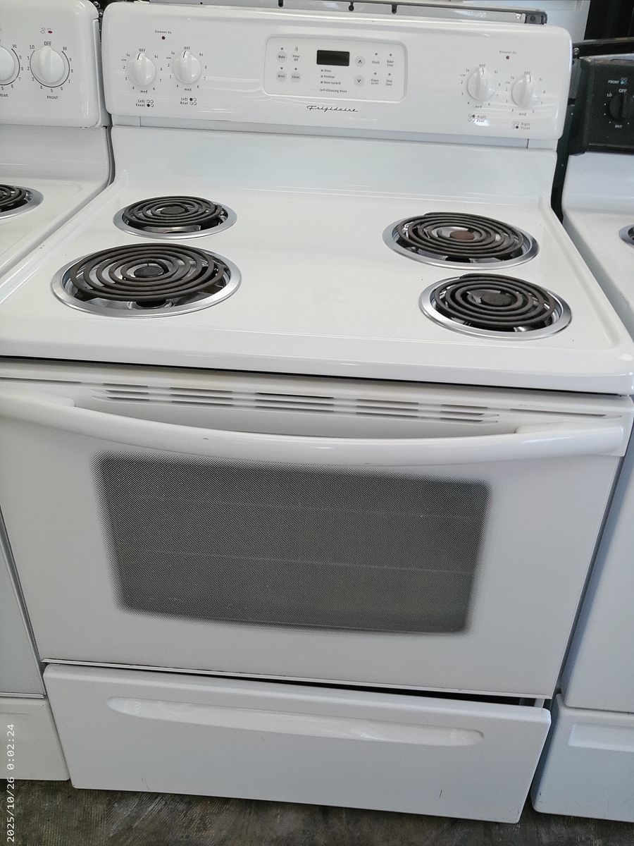 White Electric Range~Works Like New~90 Day Guarantee