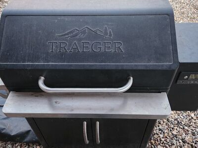 Traegers Silverton 810 Smoker