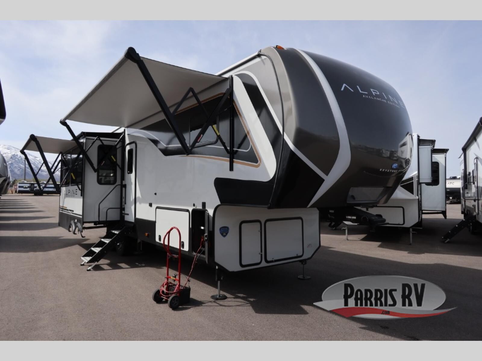 New 2025 Keystone RV Alpine Avalanche Edition 321RL