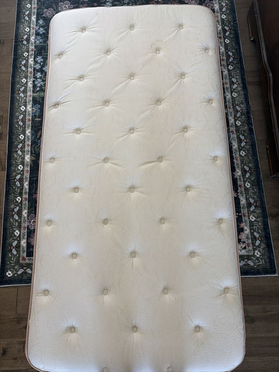 Twin Mattress - Clean and in Great Condition