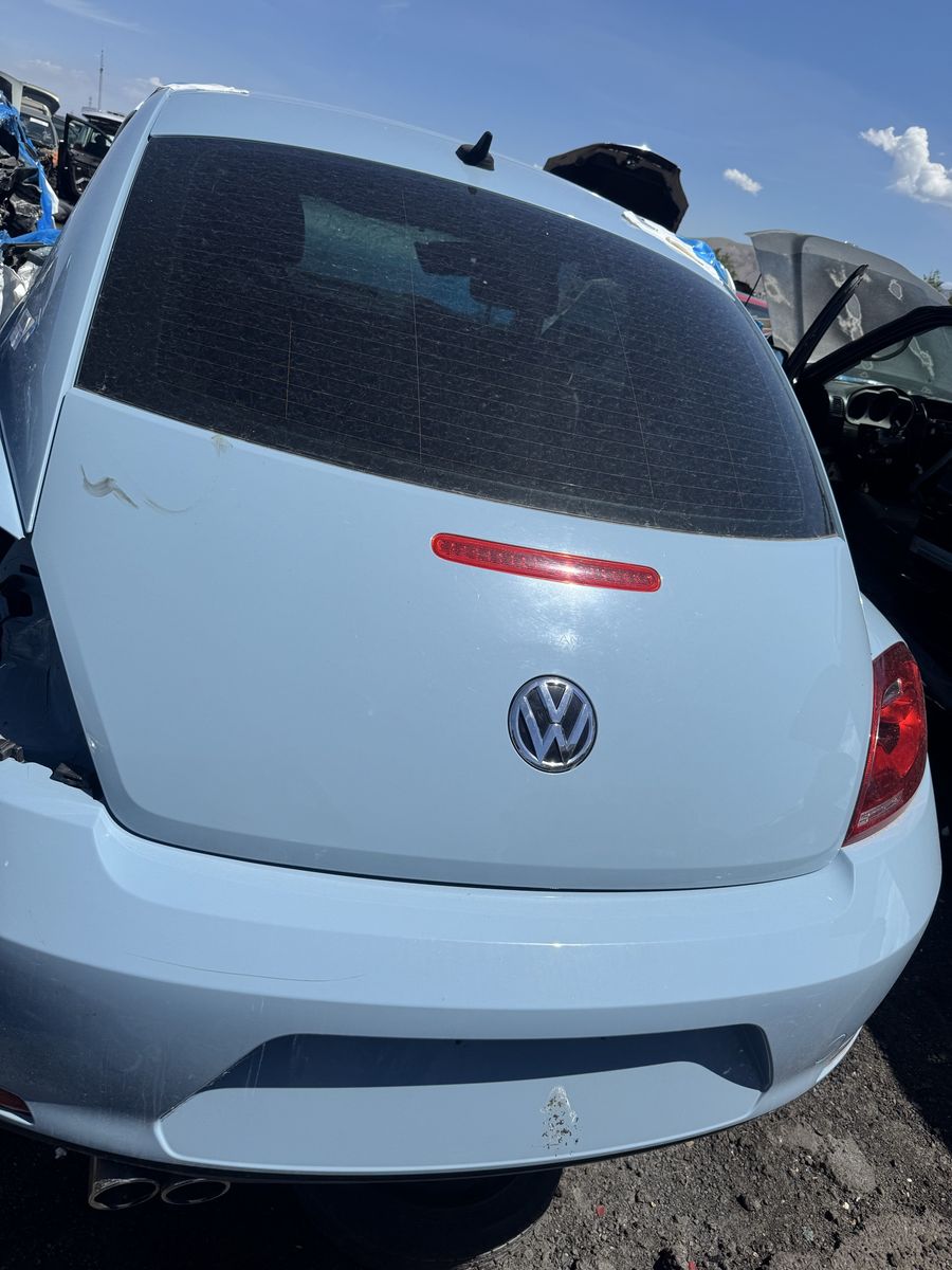 VOLKSWAGEN BEETLE 2014 TRUNK LID AND REAR BUMPER
