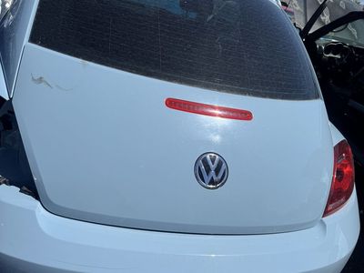 VOLKSWAGEN BEETLE 2014 TRUNK LID AND REAR BUMPER
