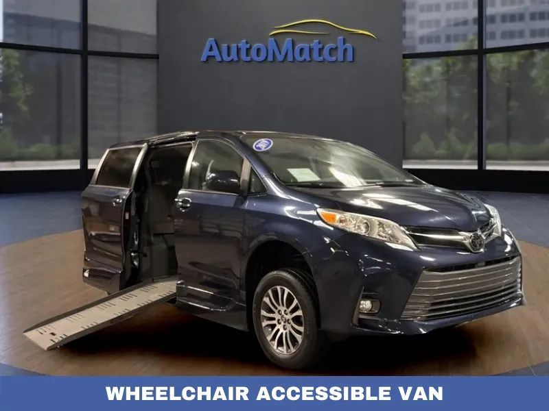2019 Toyota Sienna XLE 8-Passenger