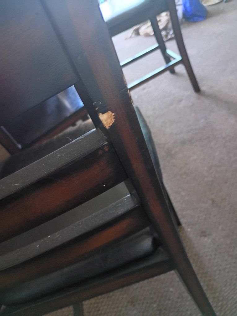 Dining table and 4 chairs.