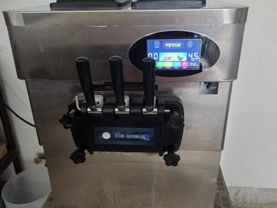 Vevor YKF-826T Soft Serve Ice Cream Machine - 2200W Commercial-Grade, 20L Capacity
