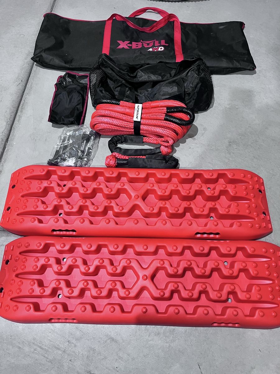 Recovery Boards, Tow Rope and Shackles