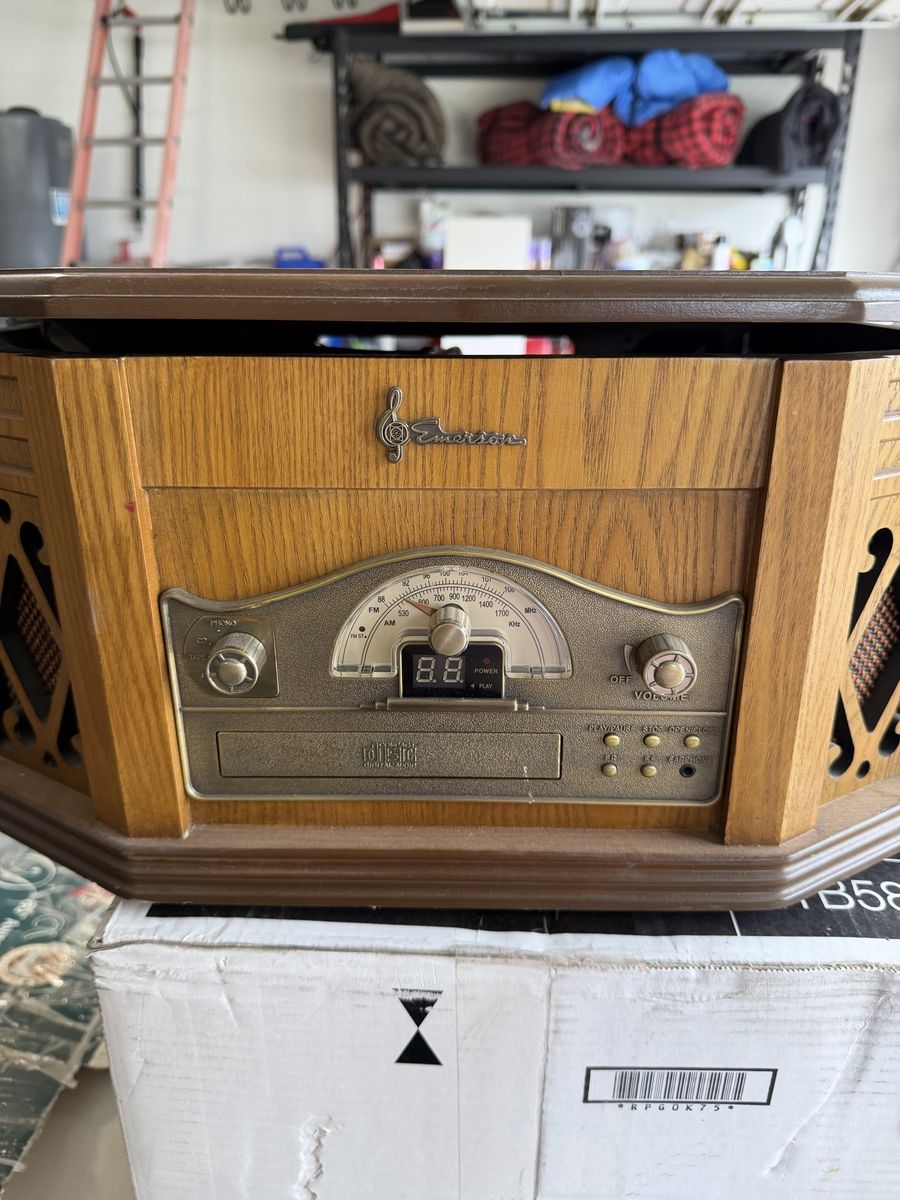 Emerson NR303TT 4-in-1 retro music system