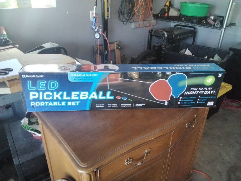 MinnARK Sports LED Pickleball Portable Set - Grab-and-Go Fun Day or Night!