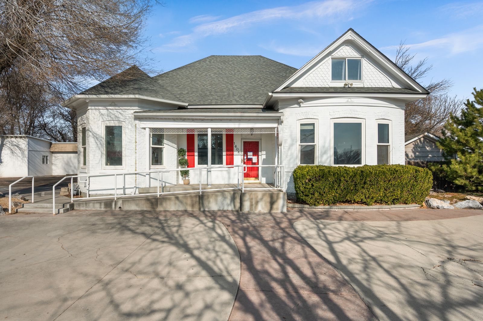 3,741 SF High-Visibility Commercial Space – Riverton