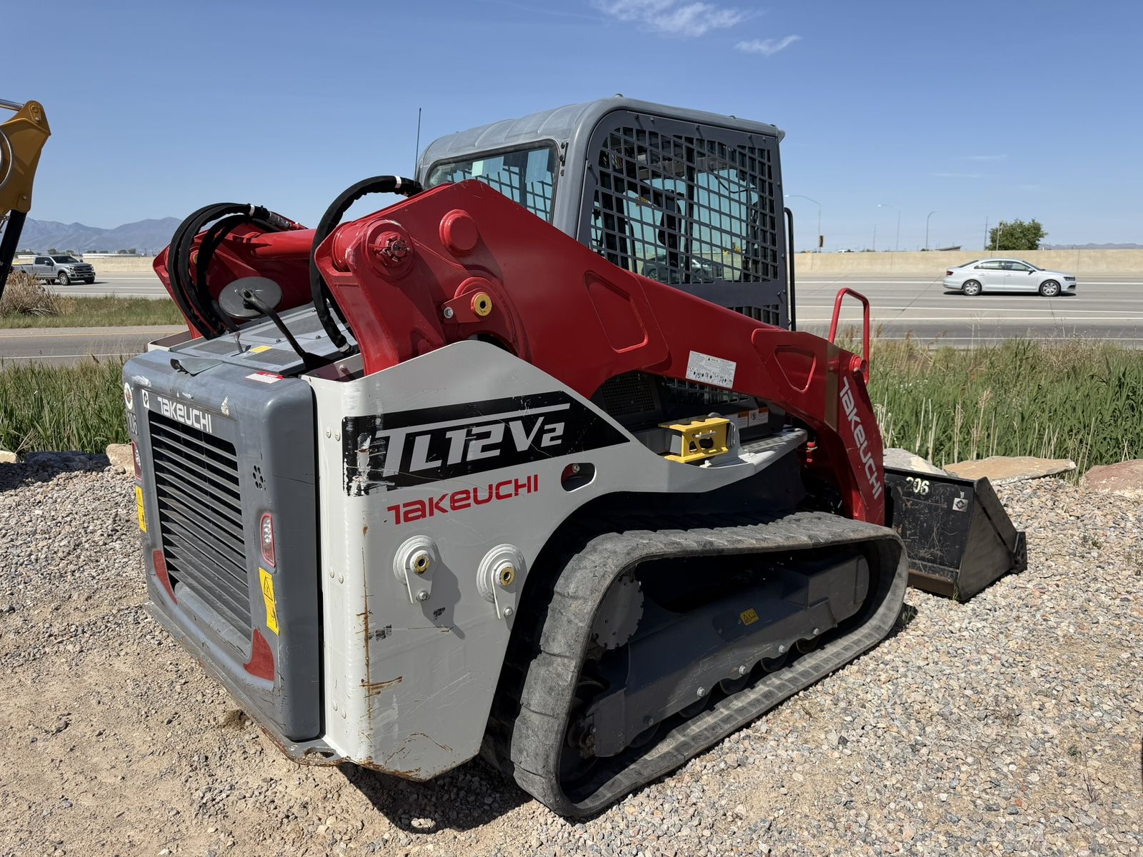 SWEET LIKE NEW 2023 TAKEUCHI MODEL TL12V2 TRACK LOADER
