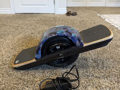 One Wheel pint low Miles like New