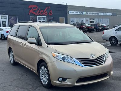 2012 TOYOTA SIENNA XLE