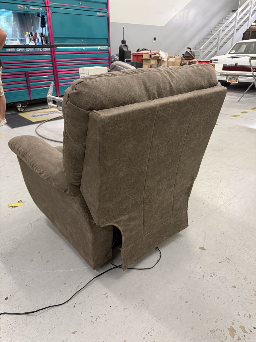 Main image 3