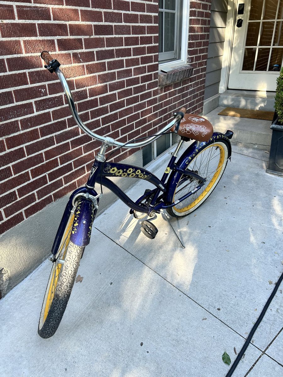 Electra Cruiser Lux 1 Sunflower Women's Beach Cruiser Bike - Navy Blue/Yellow, 26" Wheels