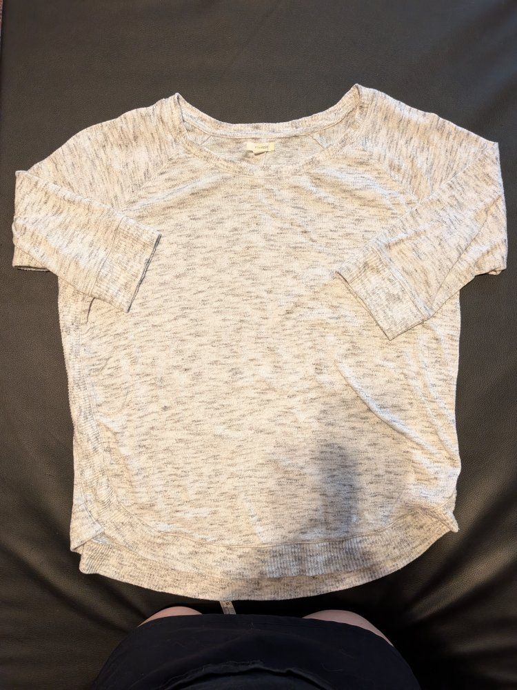 Maurices Women's Marled Gray Long Sleeve Pullover Sweatshirt Size Large