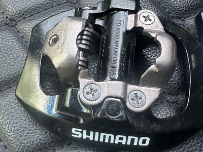 Bike pedals clippers