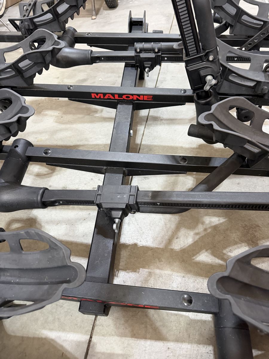 Malone Auto Racks Pilot HM4 - Hitch Mount Platform 4 Bike Carrier (2") hitch