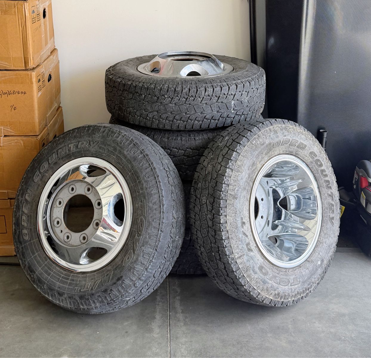 2011 GMC CHEVY DUALLY 8x210 wheels and tires