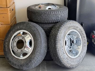 2011 GMC CHEVY DUALLY 8x210 wheels and tires