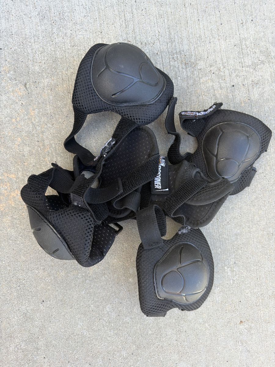 Pro-Tec Protective Gear Set Black Knee and Elbow Pads Used