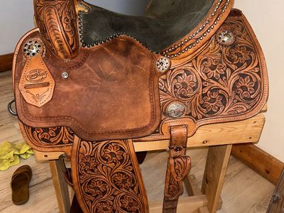 Reinsman barrel saddle for sale