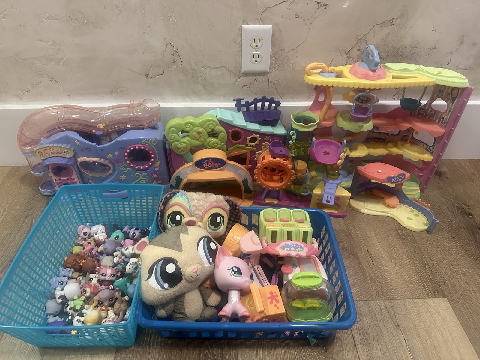 Huge Littlest Pet Shop Lot
