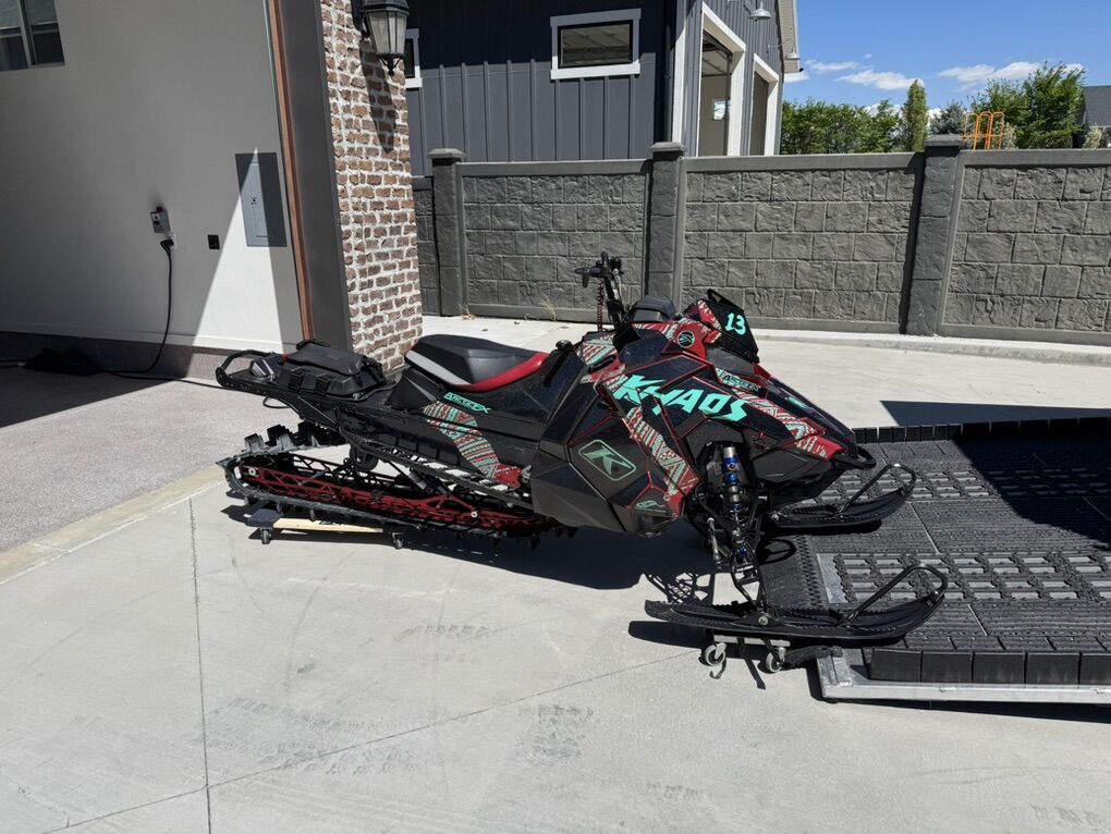2021 Polaris 850 Khaos, Snowcheck