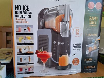 Ninja SLUSHI Professional Frozen Drink Maker with Travel Party Tote