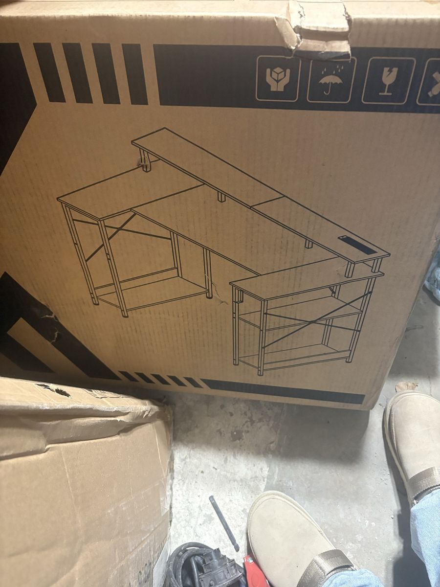 U shaped Desk With Top Shelve