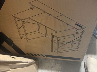 U shaped Desk With Top Shelve