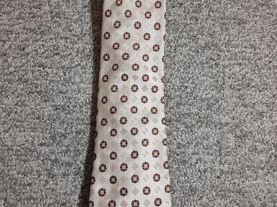 Hugo Boss Beige Brown Foulard Floral Medallion Diamond Motif Tie