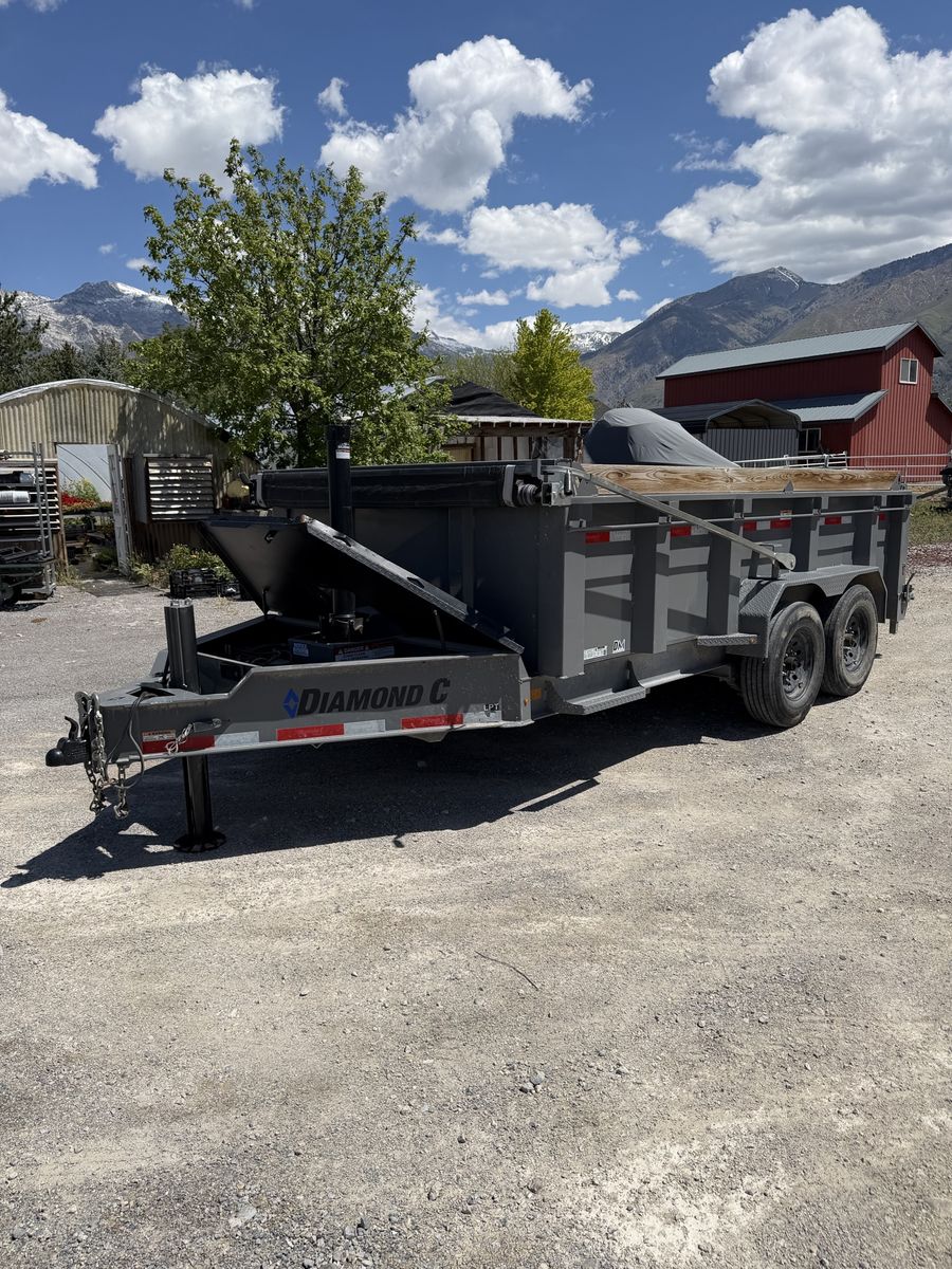 2023 Diamond C dump trailer