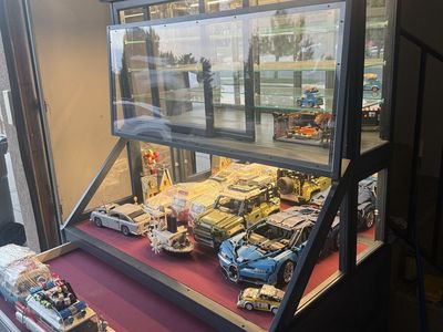 7400 sq ft Mapleton estate sale. Retired antique dealer