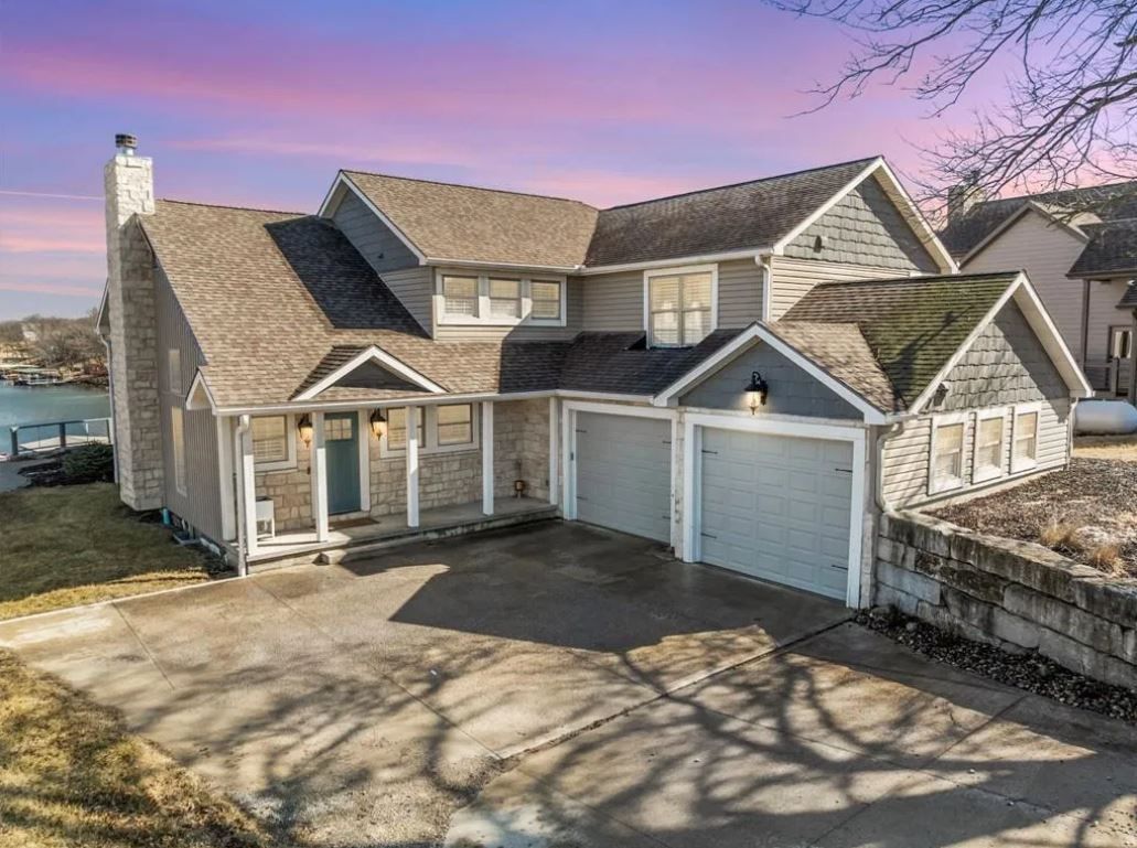 Luxury Lake Retreat at Lake Viking! 560 Lake Viking Terrace, Gallatin, MO 64640