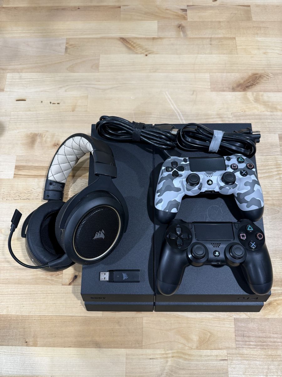Sony PlayStation 4 (PS4) CUH-1215A Console with Corsair wireless headset 2 Controllers & Cables - Tested, Works Great!