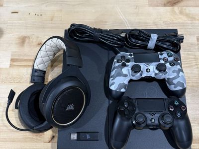 Sony PlayStation 4 (PS4) CUH-1215A Console with Corsair wireless headset 2 Controllers & Cables - Tested, Works Great!