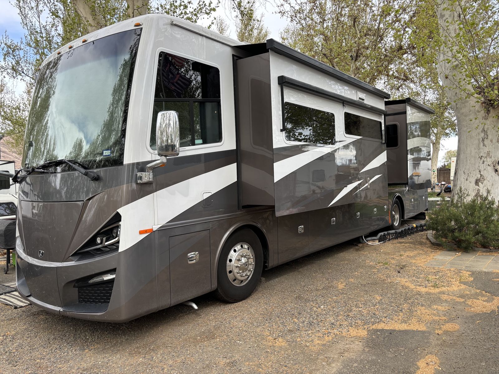 2020 Tiffin Phaeton XSH IH 40 - $259,900