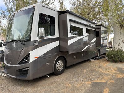 2020 Tiffin Phaeton XSH IH 40 - $259,900