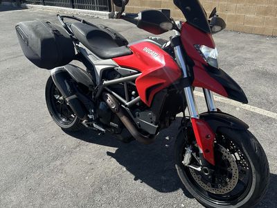 2013 Ducati Hyperstrada 821 - Sport Touring Bike - Street Fighter Hypermotard