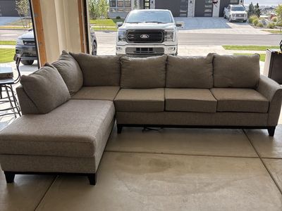 Couch - Gently used still in excellent condition