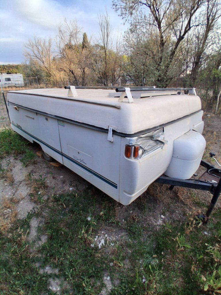 Coleman Fleetwood Pop-Up Travel Trailer Camper - White, Needs Repair