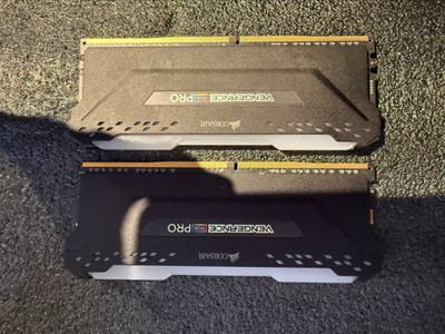 64GB DDR4 RGB Corsair Vengeance Pro