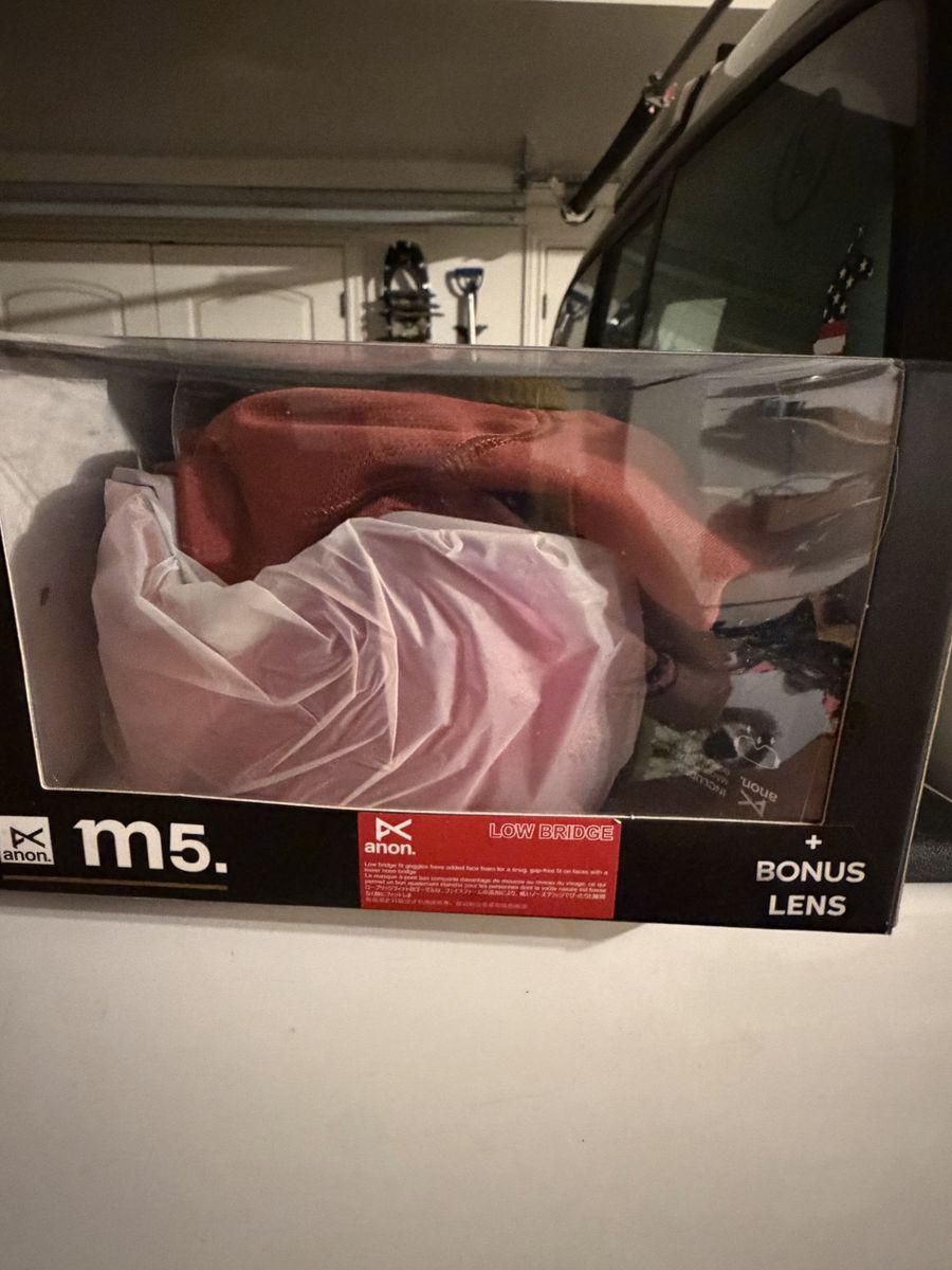 Anon M5 Low Bridge Goggles - Mars Frame with Bonus Lens and MFI Mask