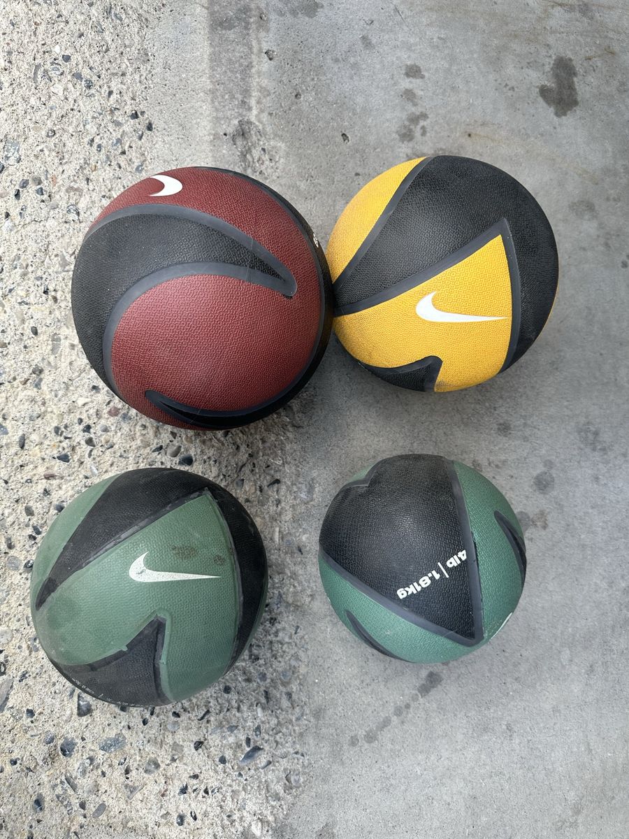 Nike Medicine Balls Set - Multiple Weights 