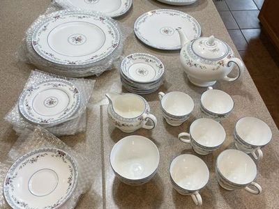 MINT Unused 38pc Wedgwood "Rosedale" Fine Bone China Set - $450 OBO