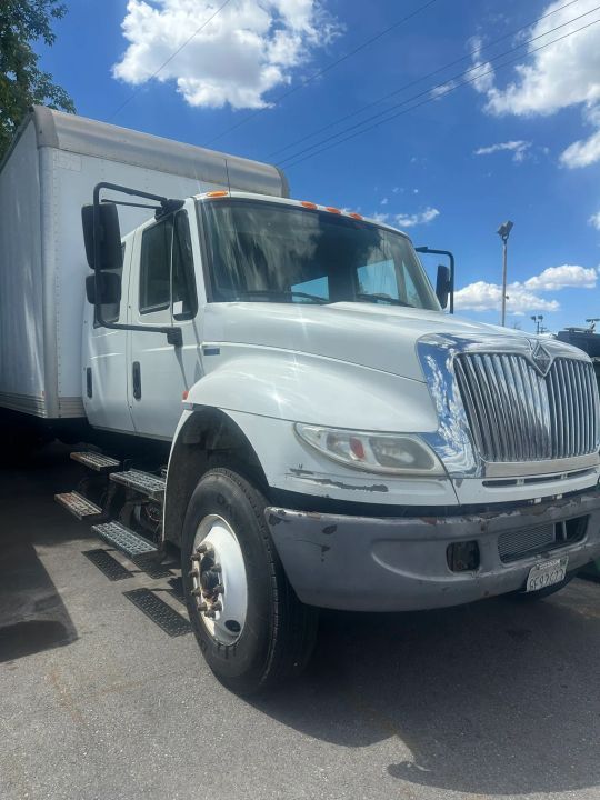 2018 International DuraStar 4300 