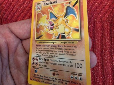 Vintage 1999 Pokémon Base Set Holo Charizard 4/102